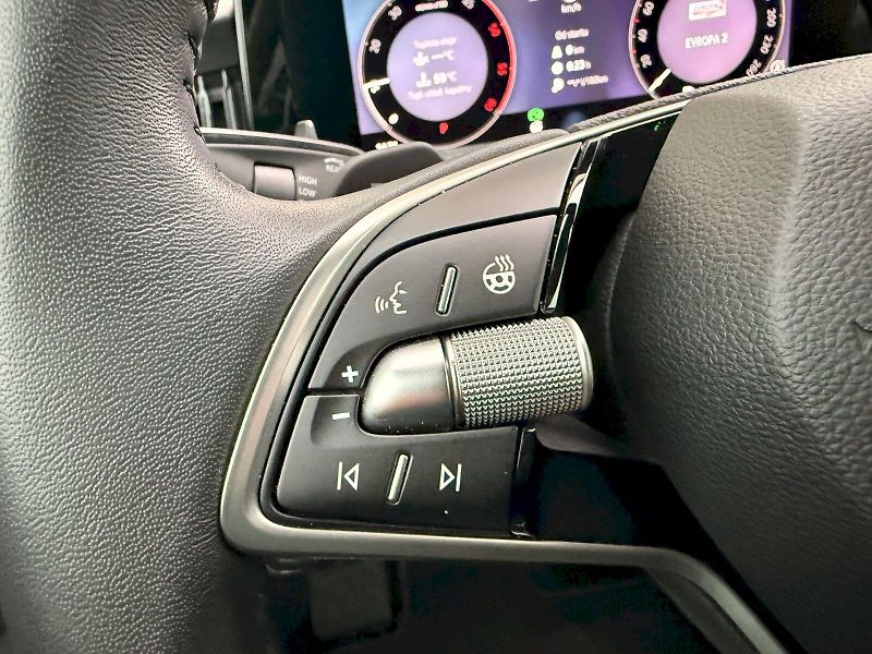 Škoda Superb (2024) COMBI SELEC TD 110/2.0 A7F - fotka 16 z 32