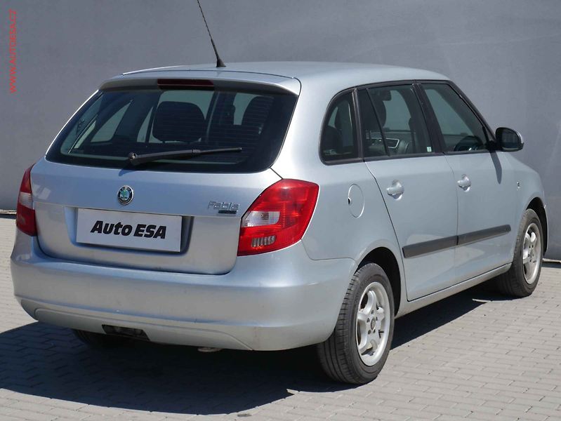 Škoda Fabia (2009) 1.4i 16V, ČR, tažné, zmk - fotka 4 z 15