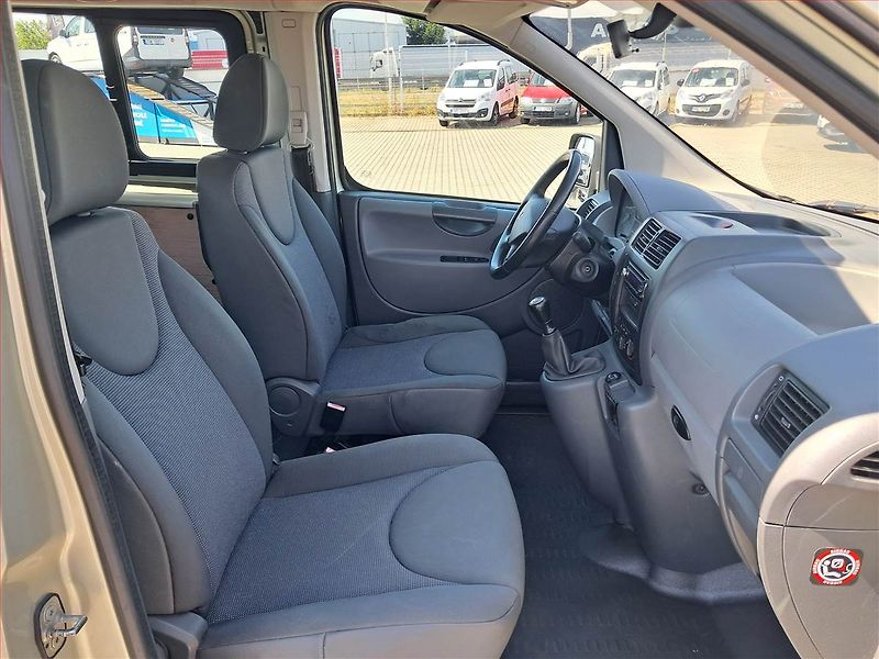 Peugeot Expert (2008) 1.6 HDi, Bus, 8Míst, ČR - fotka 9 z 15
