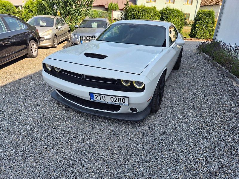 Dodge Challenger (2019) 5.7Hemi Nová STK - fotka 10 z 32