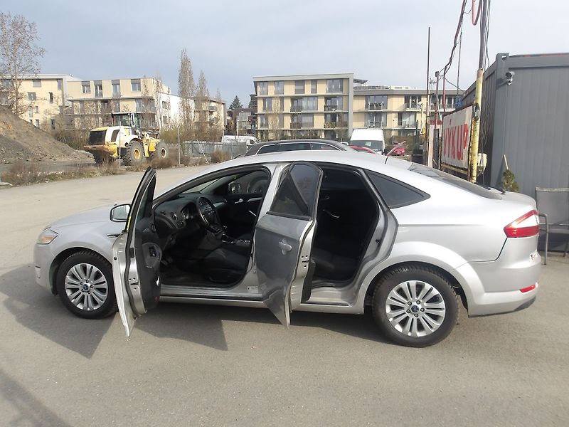 Ford Mondeo 2,0TDCi 103kW STK 05/2028 !!! - fotka 20 z 28