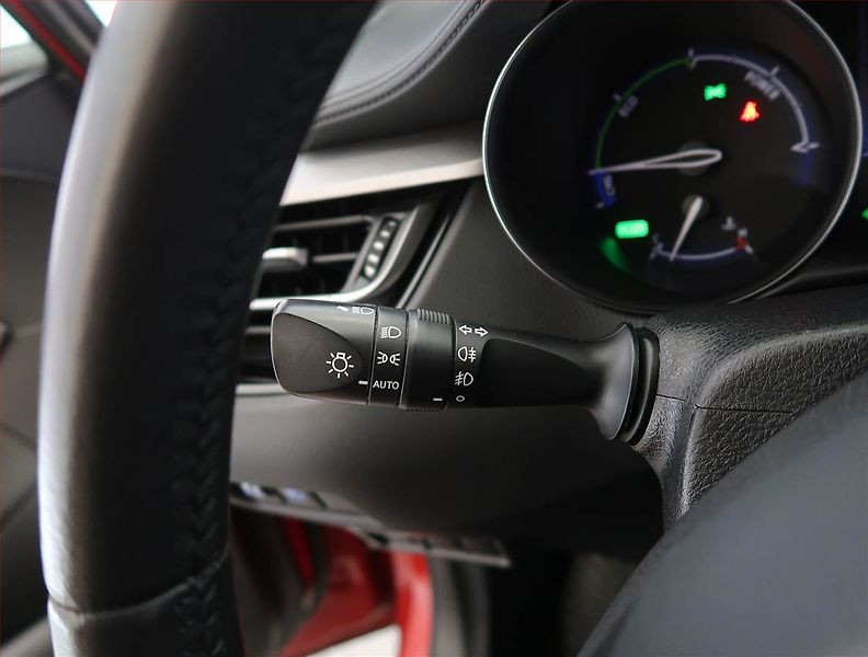 Toyota C-HR (2022) Dynamic 1.8 Hybrid, digi klima - fotka 21 z 22