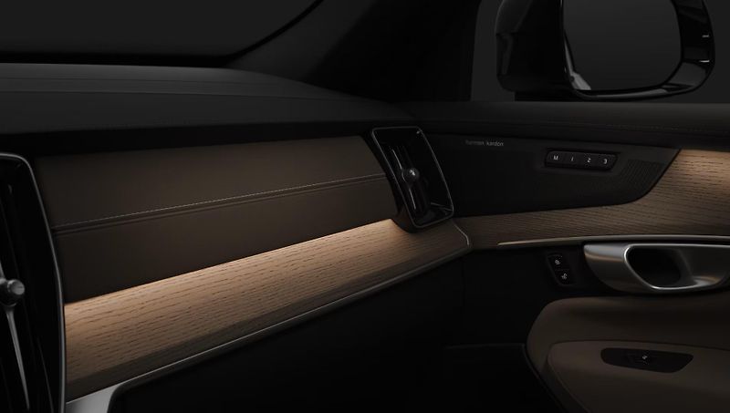 Volvo XC90 (2026) B5 AWD PLUS Dark+4 ROKY ZÁRUKA - fotka 16 z 18