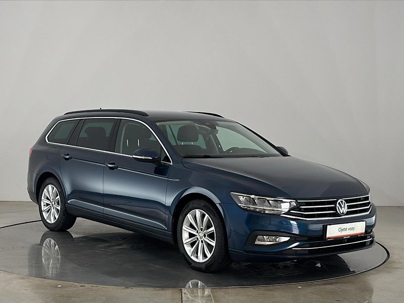 Volkswagen Passat Business DSG - fotka 14 z 31