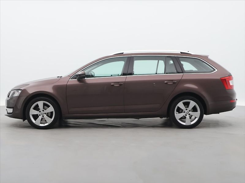 Škoda Octavia 2,0 TDI 110kW CZ Style Kessy - fotka 4 z 30