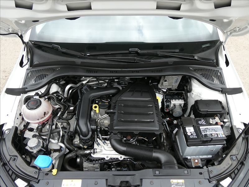 Škoda Fabia 1,0 TSi 81kW 2xkola,DPH,servis - fotka 40 z 43