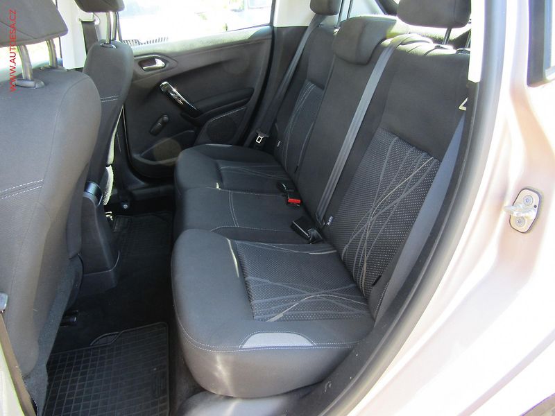 Peugeot 208 (2013) 1.2i, ČR, AC, temp - fotka 10 z 15