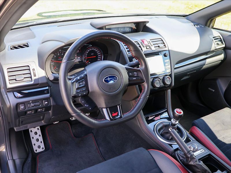 Subaru WRX 2,5 STI  221kW SPORT CZ DPH - fotka 32 z 40