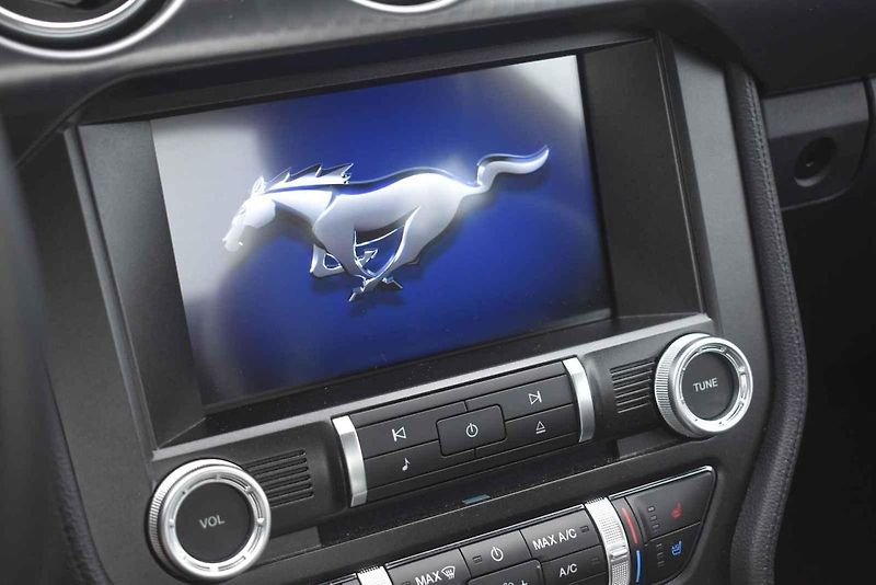 Ford Mustang Mach 1 způsobuje zkušeným řidičům opravdu libé pocity