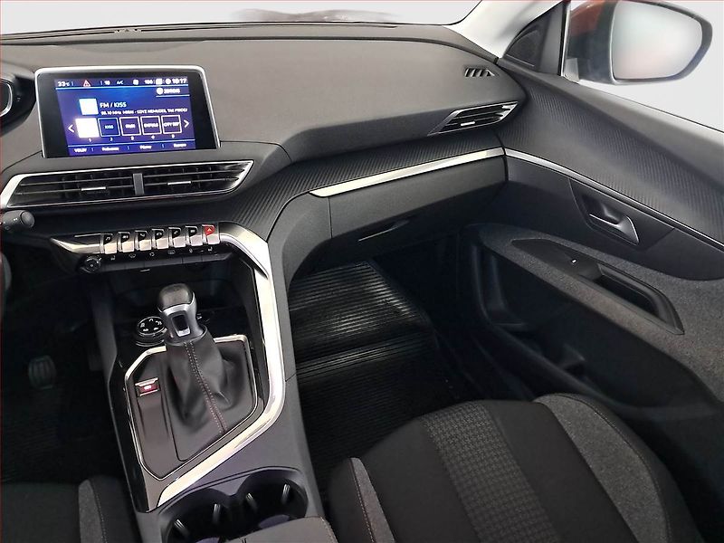 Peugeot 3008 (2017) 1.2 PureTech, Navi, Tempomat - fotka 8 z 17