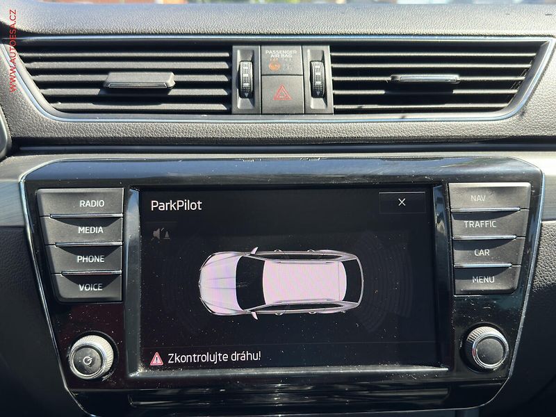 Škoda Superb (2015) 2.0 TDi, Style, DSG - fotka 18 z 20
