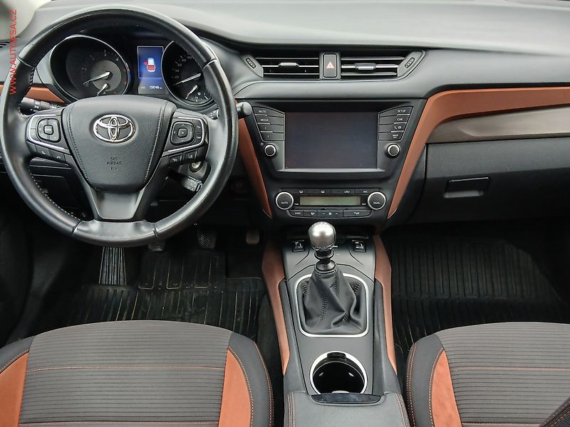 Toyota Avensis (2016) 2.0 D-4D, ČR, Trend - fotka 8 z 24