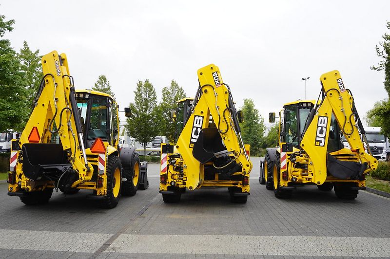 JCB (2022) 4CX PRO / 3400 MTH! / 2022 - fotka 4 z 20