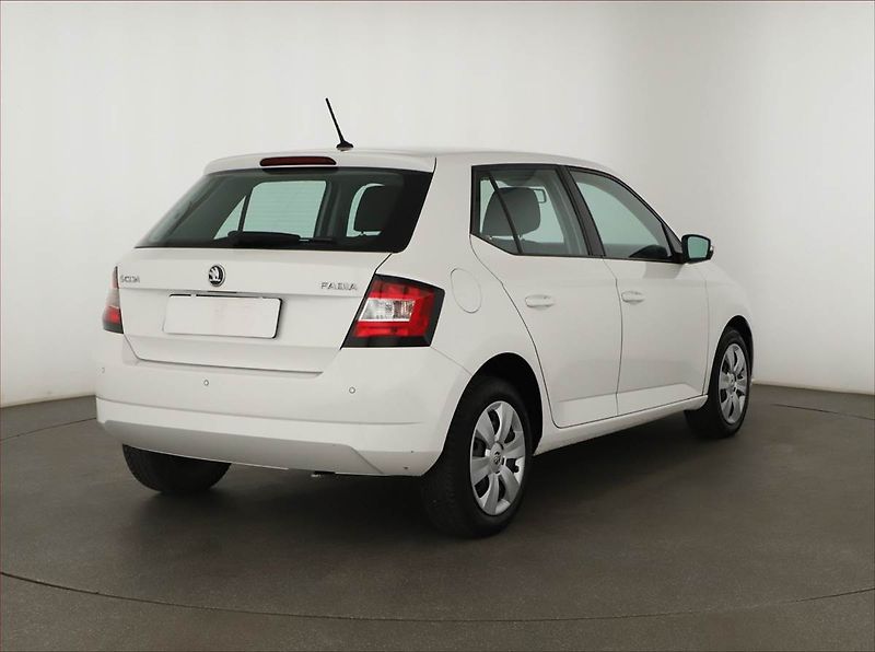 Škoda Fabia (2018) 1.0 TSI, Park. senzory - fotka 5 z 11