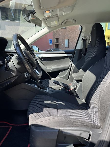 Škoda Octavia 1.4 TSi 110kW DSG sport.sedadl - fotka 11 z 24