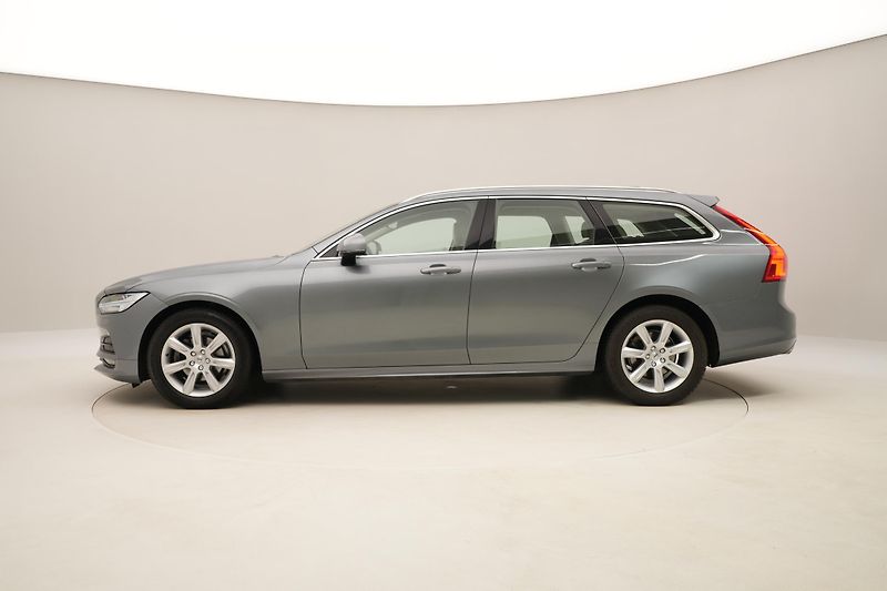 Volvo V90 D4 MOMENTUM AUT - fotka 8 z 48