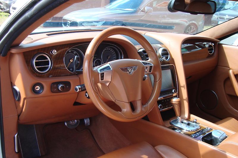 Bentley Continental GT (2013) V8 Twin Turbo - fotka 13 z 40