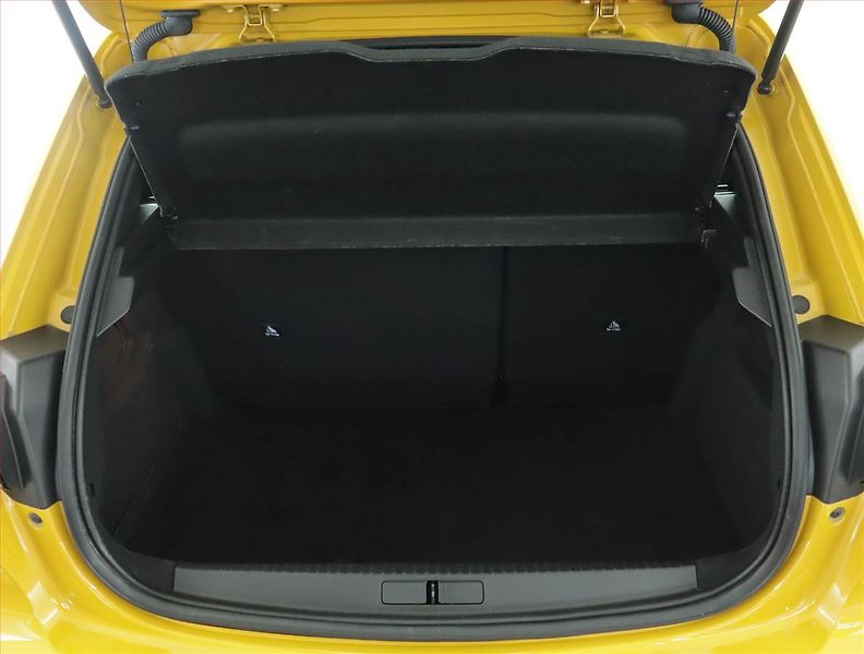 Peugeot 208 (2021) 50 kWh, SoH 89%, Automat - fotka 14 z 17