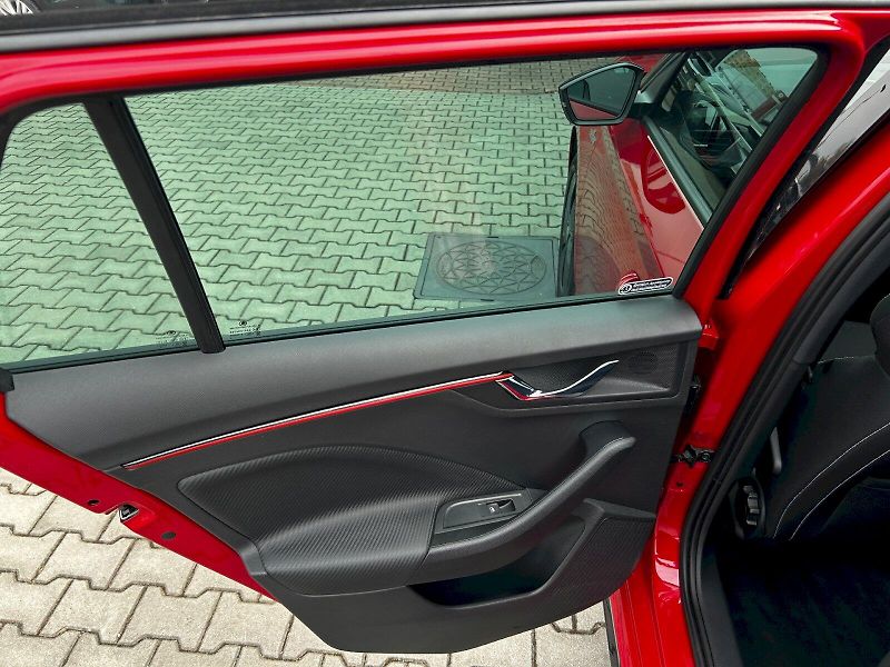 Škoda Kamiq (2025) 1.0 TSI 85kW DSG Monte Carlo - fotka 26 z 35