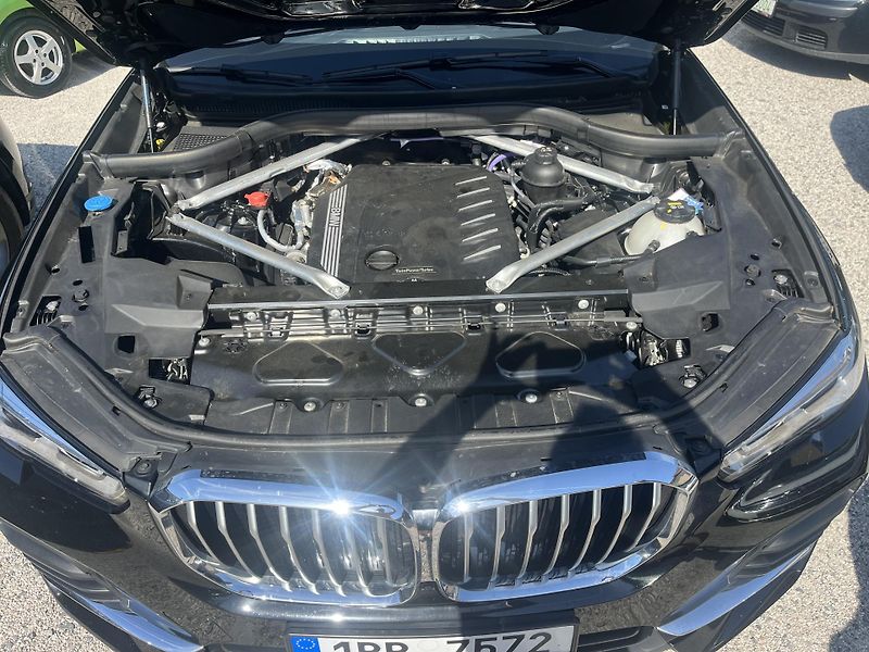 BMW X5 (2022)  xDrive40d 250 KW  - fotka 13 z 21