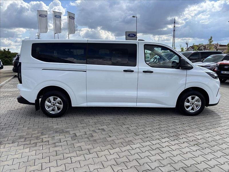 Ford Transit Custom 2,0 EcoBlue 100kW Trend L2 - fotka 6 z 43
