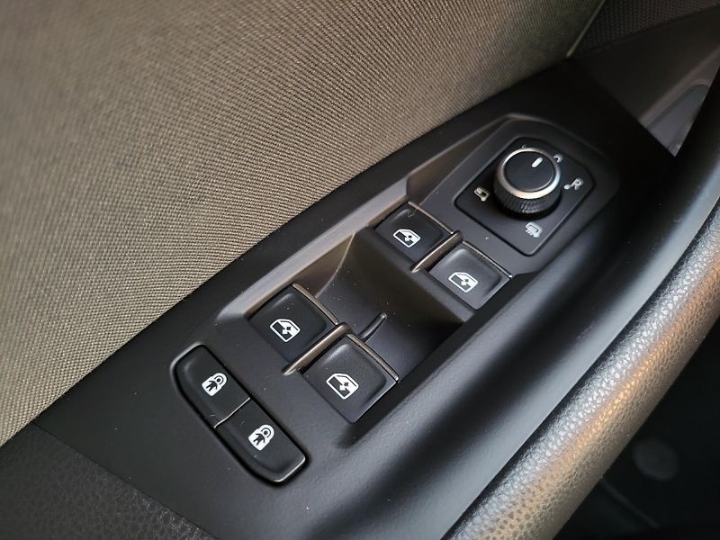 Volkswagen Touareg 3.0 V6 TDi DSG 4MOTION - fotka 18 z 47