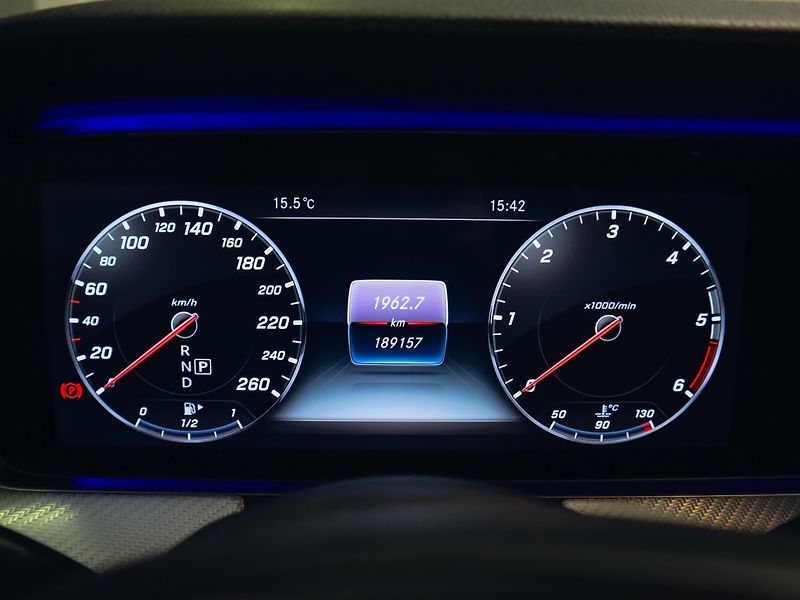 Mercedes-Benz Třídy E E 220d 4MATIC, All-Terrain - fotka 10 z 27