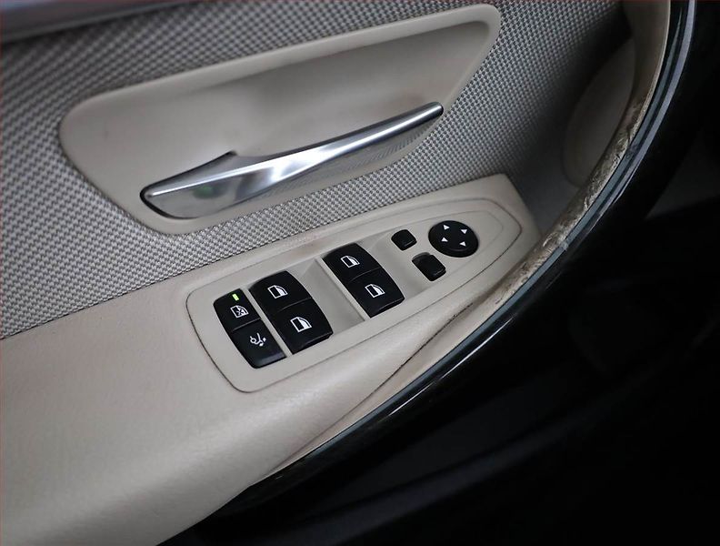 BMW Řada 3 (2015) Luxury Line 320i xDrive GT - fotka 17 z 20