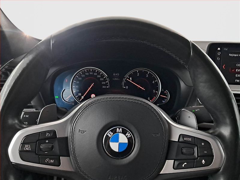BMW X4 (2018) M Sport xDrive20d - fotka 17 z 19