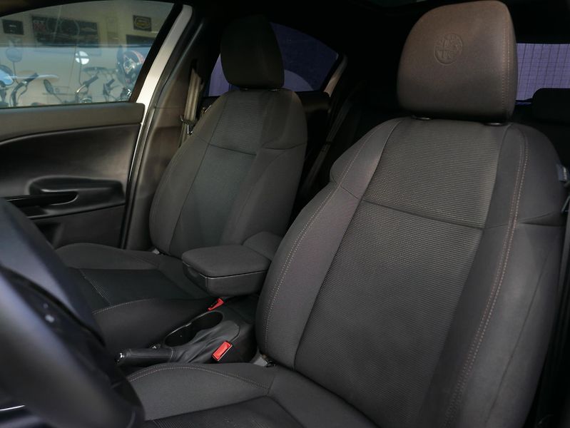Alfa Romeo Giulietta 1,4 TB 125kW Navi Panorama - fotka 18 z 37
