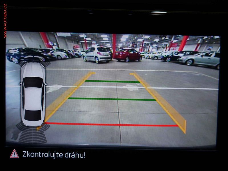 Škoda Superb (2019) 2.0 TDi, ČR, LED, navi - fotka 14 z 24