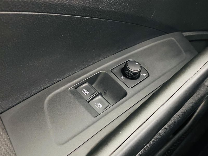 Škoda Fabia 1,0 TSI 70kW Ambition - fotka 17 z 23