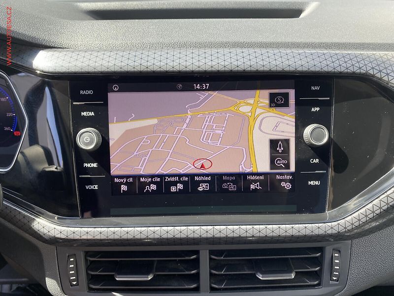Volkswagen T-Cross (2019) 1.0 TSi, Highline, LED, navi - fotka 18 z 19