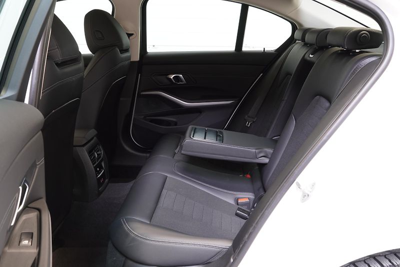 BMW Řada 3 318i,Advantage,115kw,Led,ČR, - fotka 18 z 33