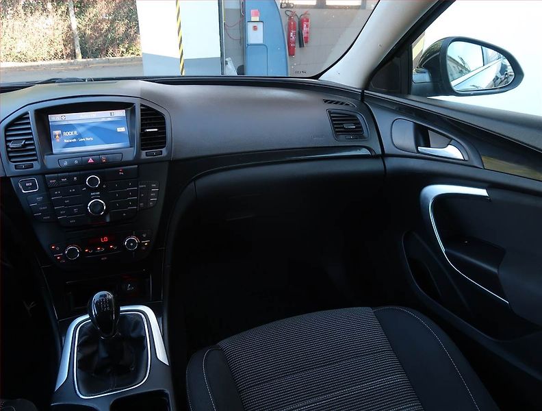 Opel Insignia (2012) 2.0 CDTI, 4X4, jezdí výborně - fotka 8 z 16