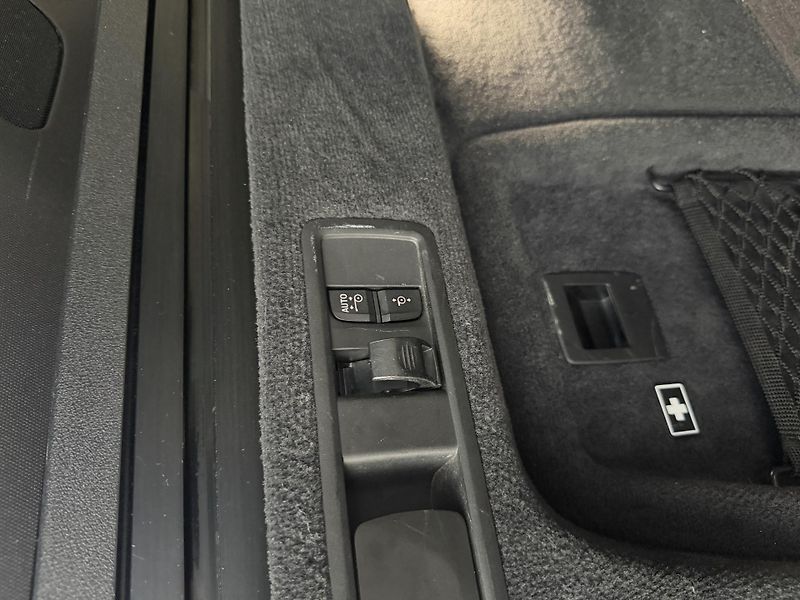 BMW X5 (2019) BMW / X5 / M50i xDrive / FULL - fotka 23 z 25