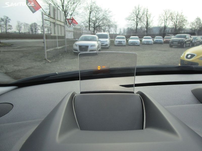 Peugeot 5008 1,6 - 115KW - NOVÁ STK - fotka 29 z 36