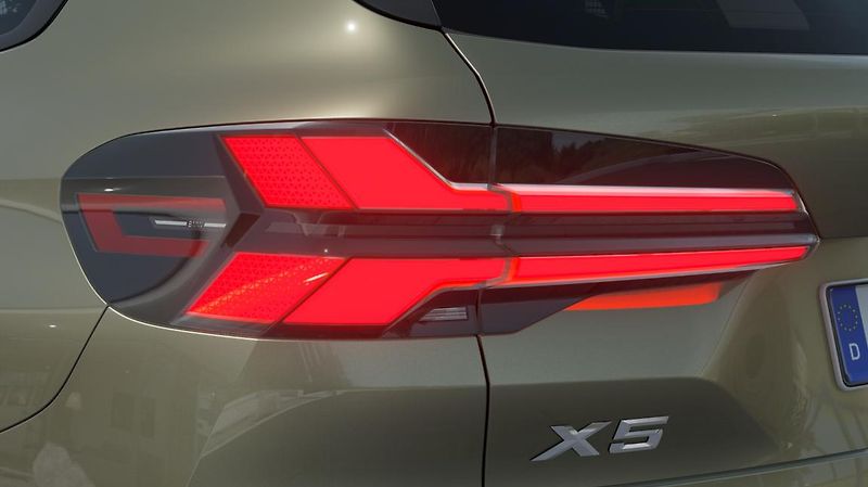 BMW X5 xDrive40i - fotka 9 z 14