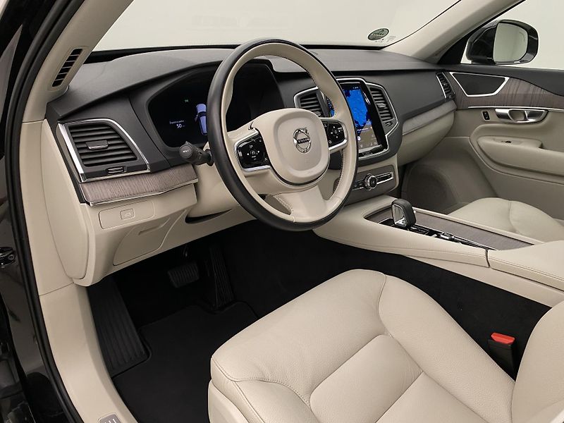 Volvo XC90 B5 AWD CORE AUT CZ 7M - fotka 3 z 63