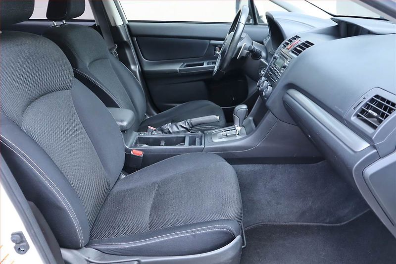 Subaru XV (2013) 2.0i, 4X4, Automat - fotka 9 z 20