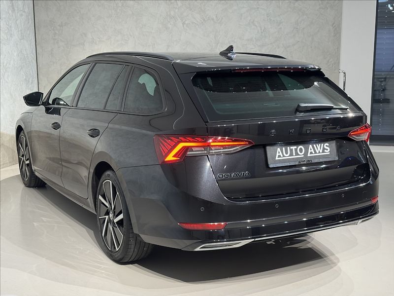 Škoda Octavia 2,0 TDi  Sportline Virtual LED - fotka 10 z 49