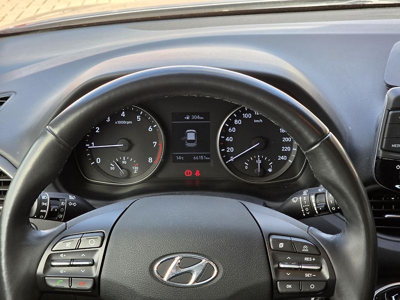 Hyundai i30 (2019) 1,4i 73kW HB - fotka 16 z 19
