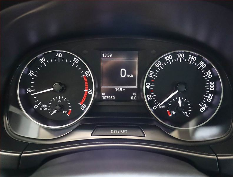 Škoda Fabia (2015) 1.2 TSI, Tempomat - fotka 11 z 18