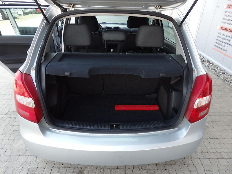 Škoda Fabia 1.4 16V KLIMA, 8x AIRBAG - fotka 8 z 13