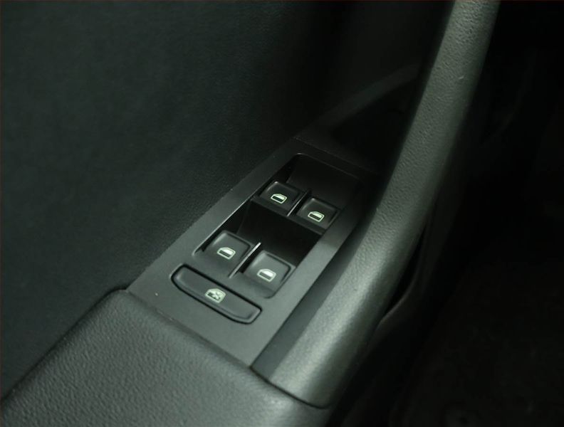 Škoda Octavia (2015) 1.6 TDI, Tempomat - fotka 15 z 15