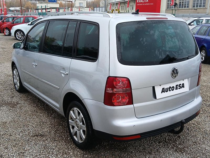 Volkswagen Touran (2007) 1.4 TSi, Highline, DSG - fotka 6 z 19