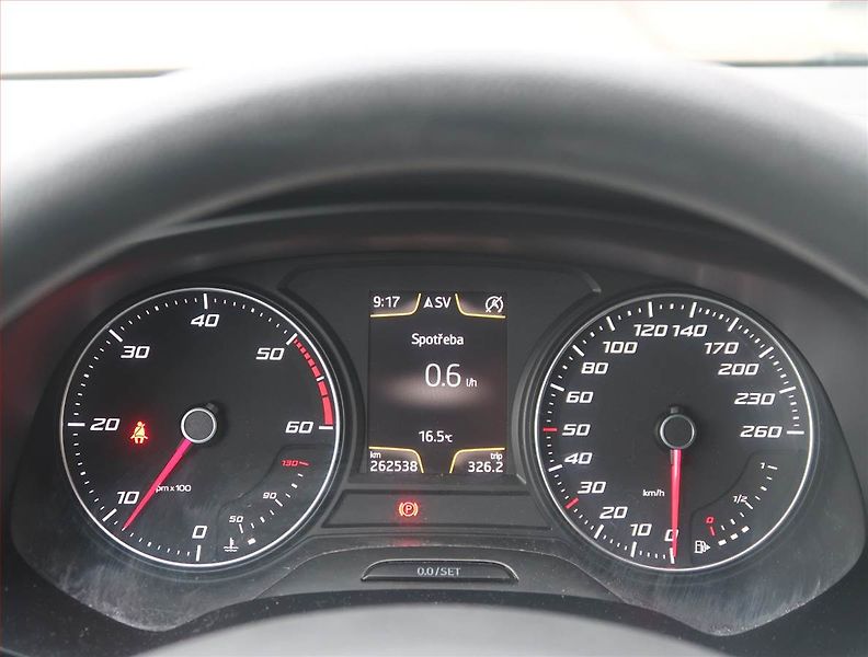 Seat Leon (2014) 1.6 TDI, Navi, Tempomat - fotka 11 z 15