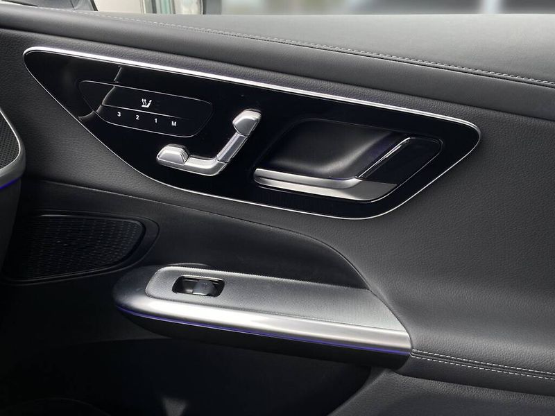 Mercedes-Benz GLC (2025) 300 de 4MATIC - fotka 17 z 28