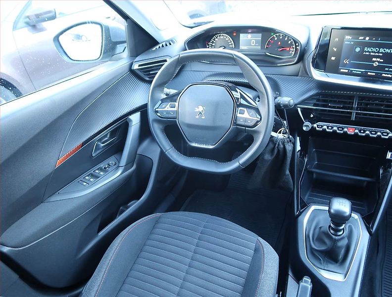 Peugeot 2008 (2021) 1.2 PureTech, Serv.kniha - fotka 7 z 16