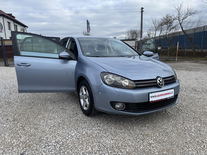 Volkswagen Golf 1.2TSi,rezervace - fotka 8 z 41